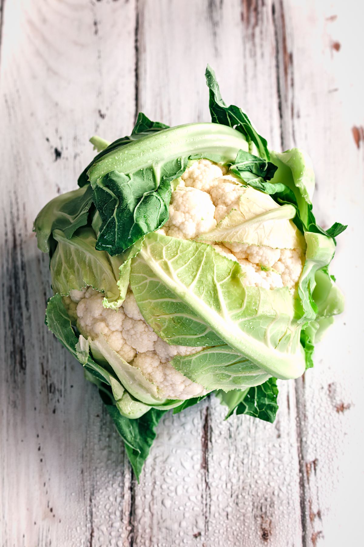 Πραγματικό superfood, το κουνουπίδι είναι ένα χορταστικό λαχανικό. Το ελαιόλαδο αναδεικνύει τη γεύση του και σας προσφέρει καλά λιπαρά αλλά και σας χορταίνει περισσότερο.