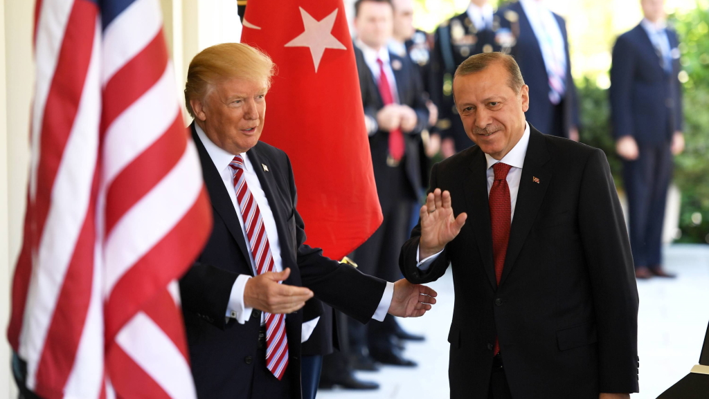 Συμφωνία ΗΠΑ – Τουρκίας για πενθήμερη κατάπαυση του πυρός στη Συρία