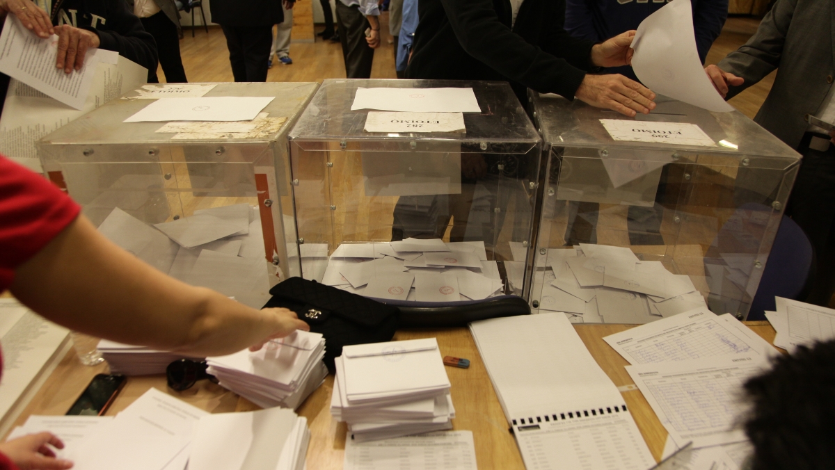 Εκλογές: Facebook ή καφενείο; Αυτό είναι το προφίλ του Έλληνα ψηφοφόρου!