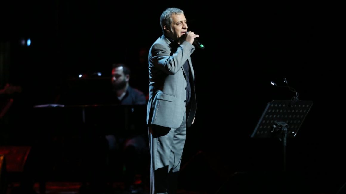 Θέμης Αδαμαντίδης: Όσα είπε για τον ξυλοδαρμό της συντρόφου του στο Star – «Υπήρξα θύμα με τις γυναίκες» λέει ο τραγουδιστής