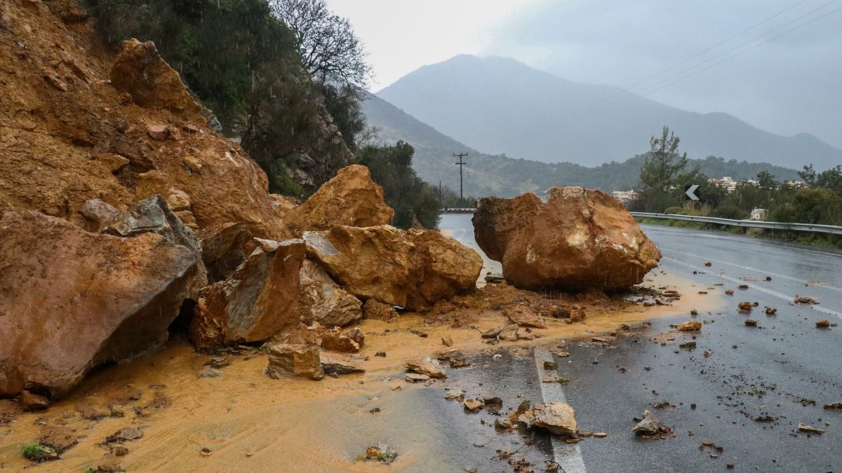 Κρήτη: Να αποκατασταθούν όλες οι ζημιές ζήτησε ο πρωθυπουργός