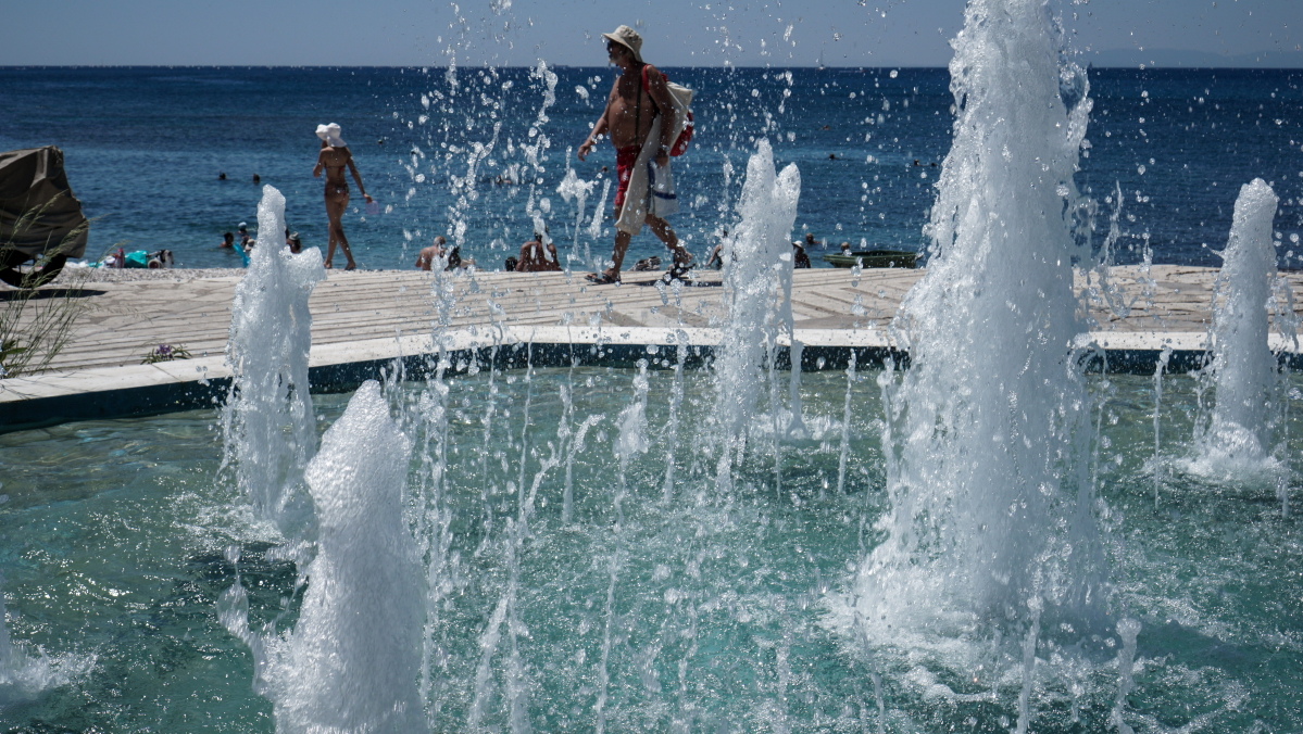 Καιρός: Ζέστη και δυσφορία