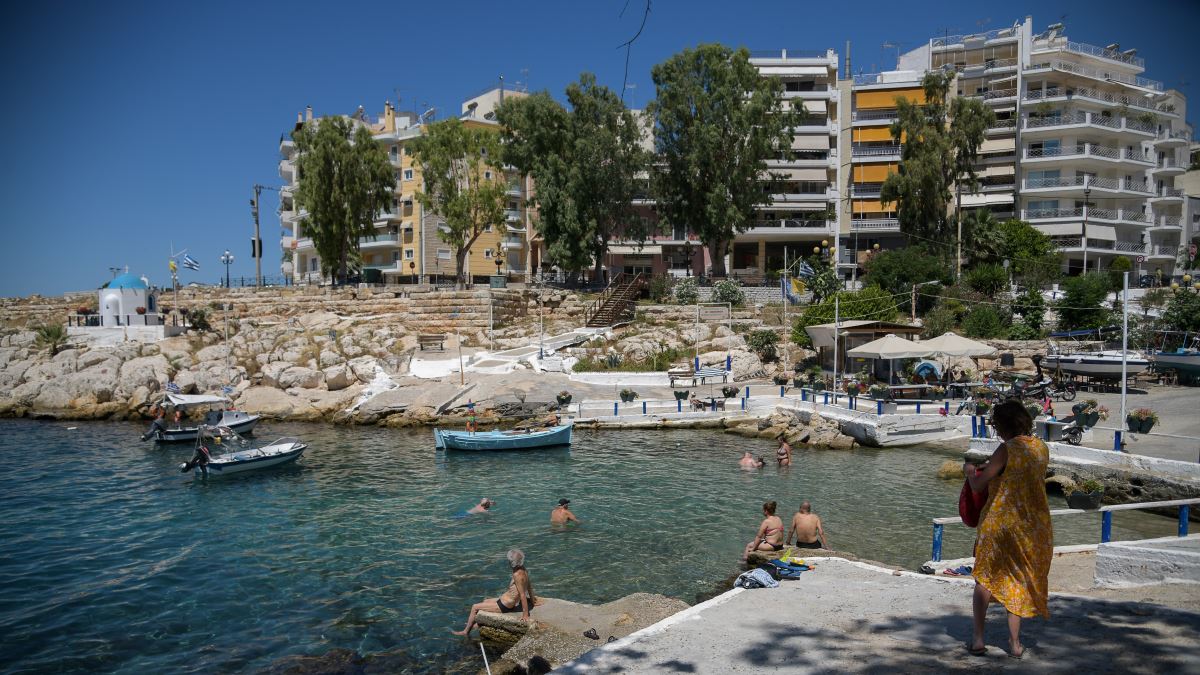 Πειραιάς: Τις παραλίες του καθαρίζει ο δήμος