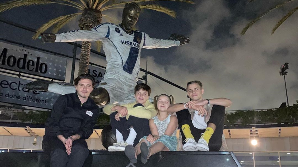 David Beckham: Πήγε για πρώτη φορά τα παιδιά του να δουν το άγαλμά του