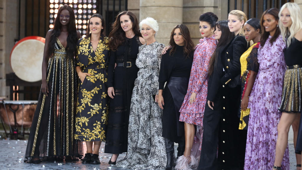 Παρίσι: Το catwalk με τις celebrities που συζητήθηκε!