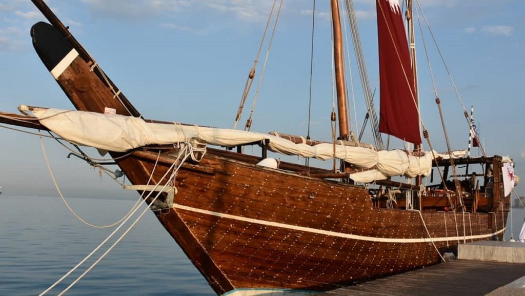 Al Mubaraki: Το τεράστιο ξύλινο σκάφος θα δέσει στον Πειραιά