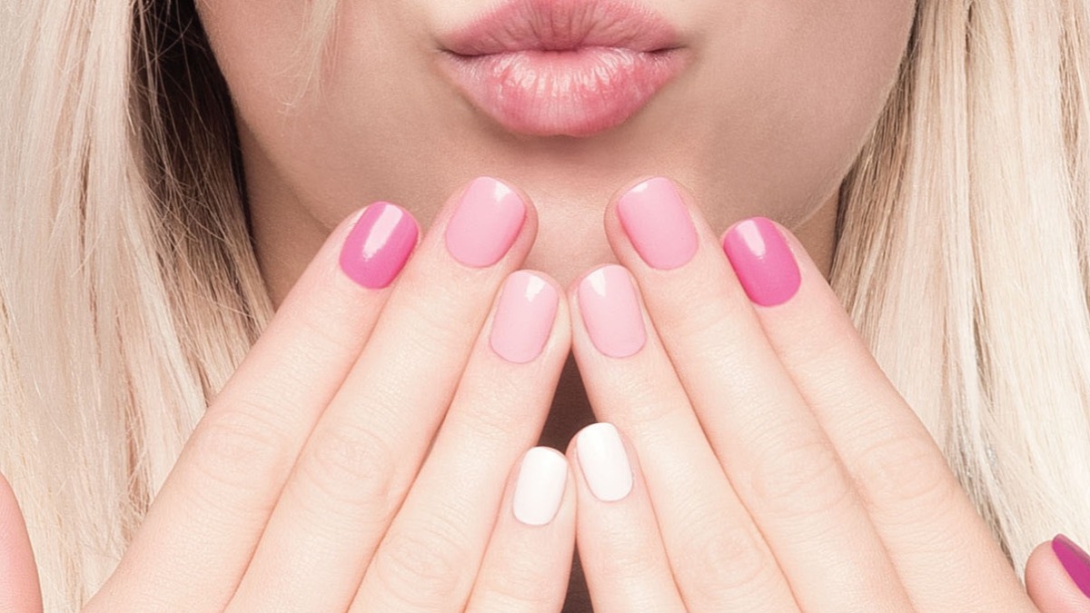 Παστέλ νύχια: Τα 7 ωραιότερα χρώματα της αγοράς