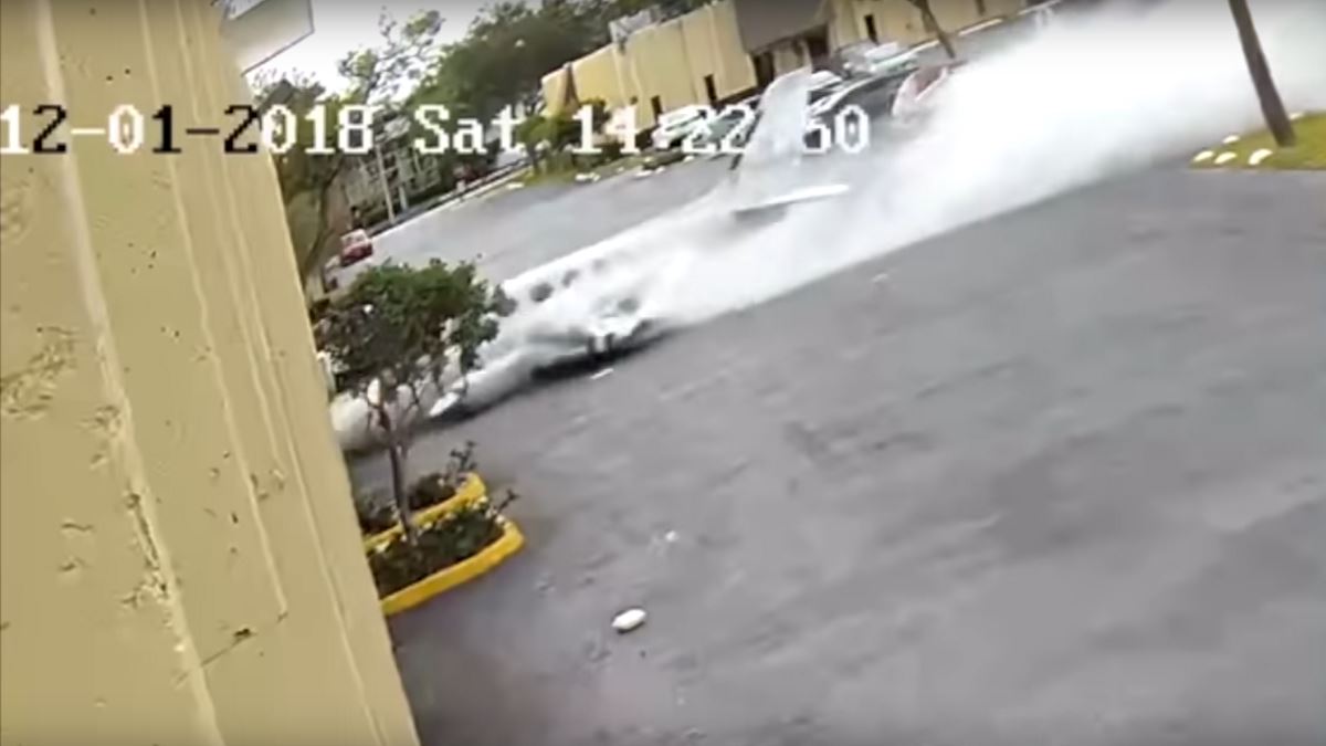 Φλόριντα: Μικρό αεροσκάφος έπεσε σε κτίριο