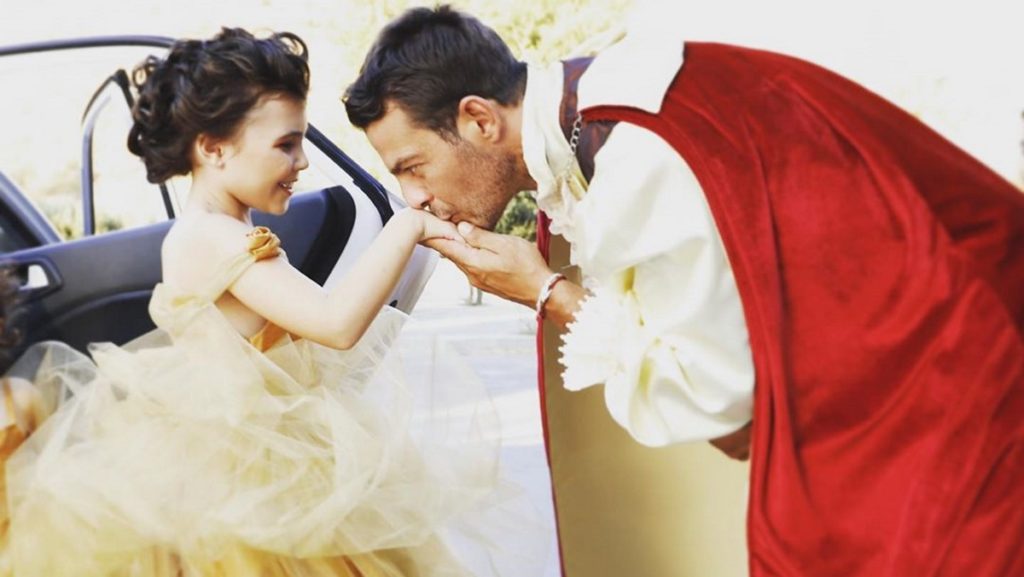Γιώργος Αγγελόπουλος: Ντύθηκε πρίγκιπας για χάρη της μικρής Έλενας