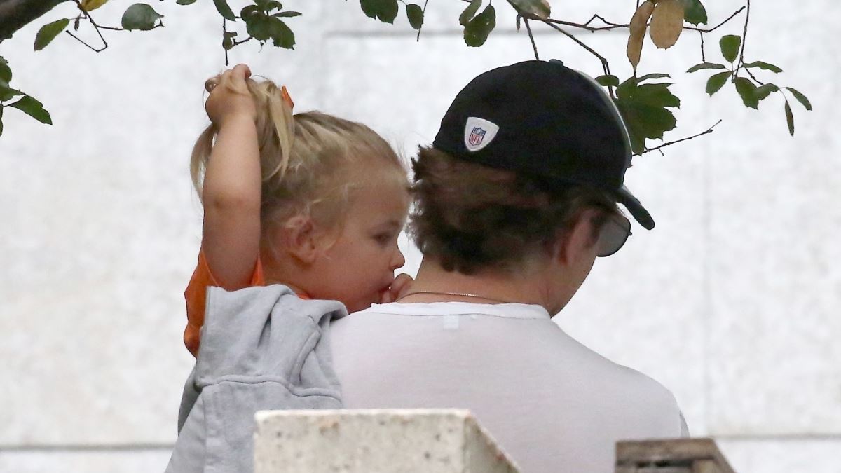 Bradley Cooper: Οι πρώτες φωτογραφίες με την κόρη του μετά τον χωρισμό του