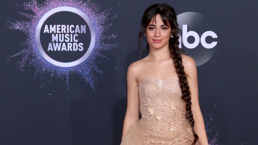 Camila Cabello: Το μολύβι που έκλεψε από το Kensington και η απάντηση του Παλατιού