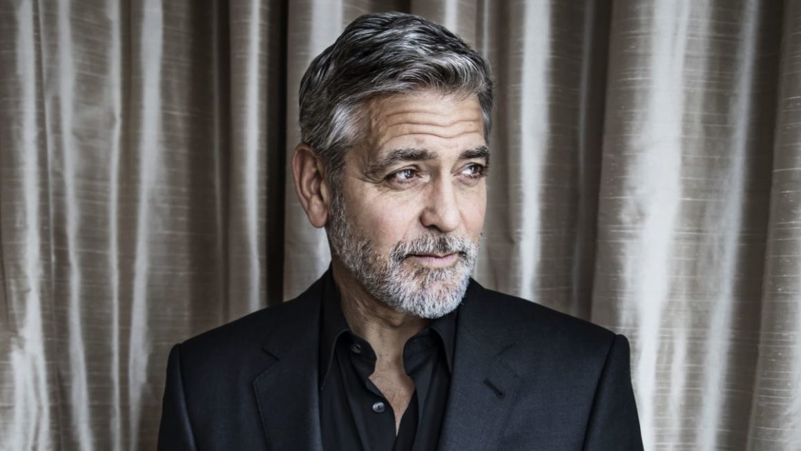 George Clooney: Χωρίς την Amal στη Μύκονο για διαφημιστικό event – Το βίντεο της άφιξης