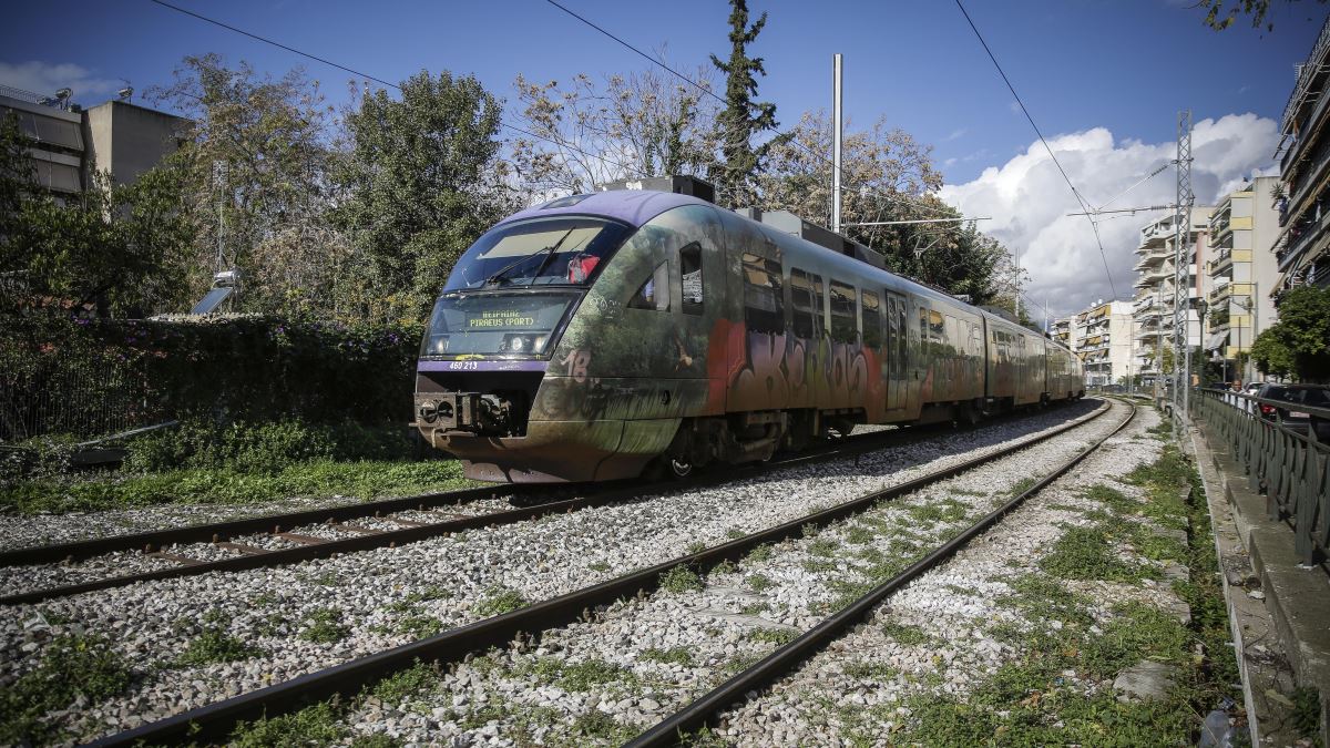Μαλακάσα: Κατάληψη γραμμών του τρένου από μετανάστες