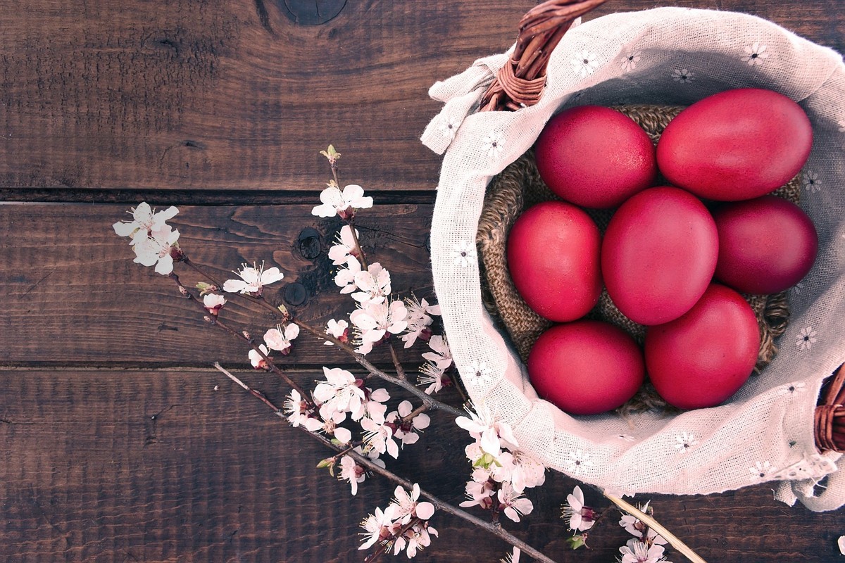 Κόκκινα Αυγά για τους παραδοσιακούς της παρέας