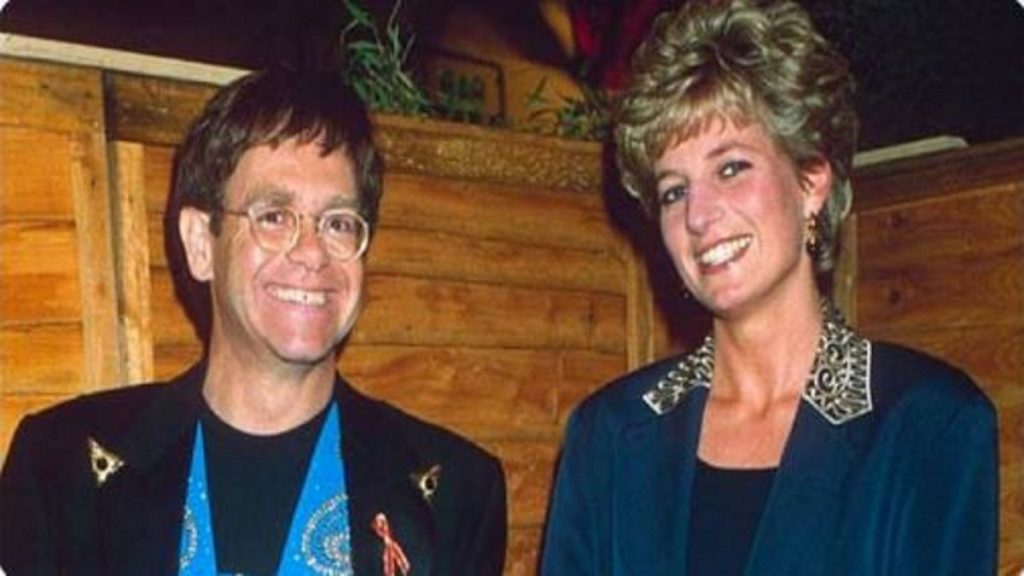 Elton John: Στήριξε δημόσια τον Δούκα και τη Δούκισσα του Sussex