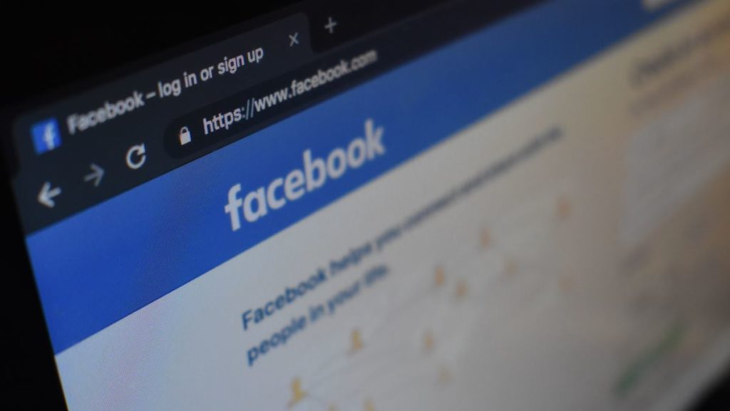 Facebook: Απειλεί να κλείσει την εφαρμογή στην Ευρώπη μετά την απόφαση-σταθμό της Ιρλανδίας