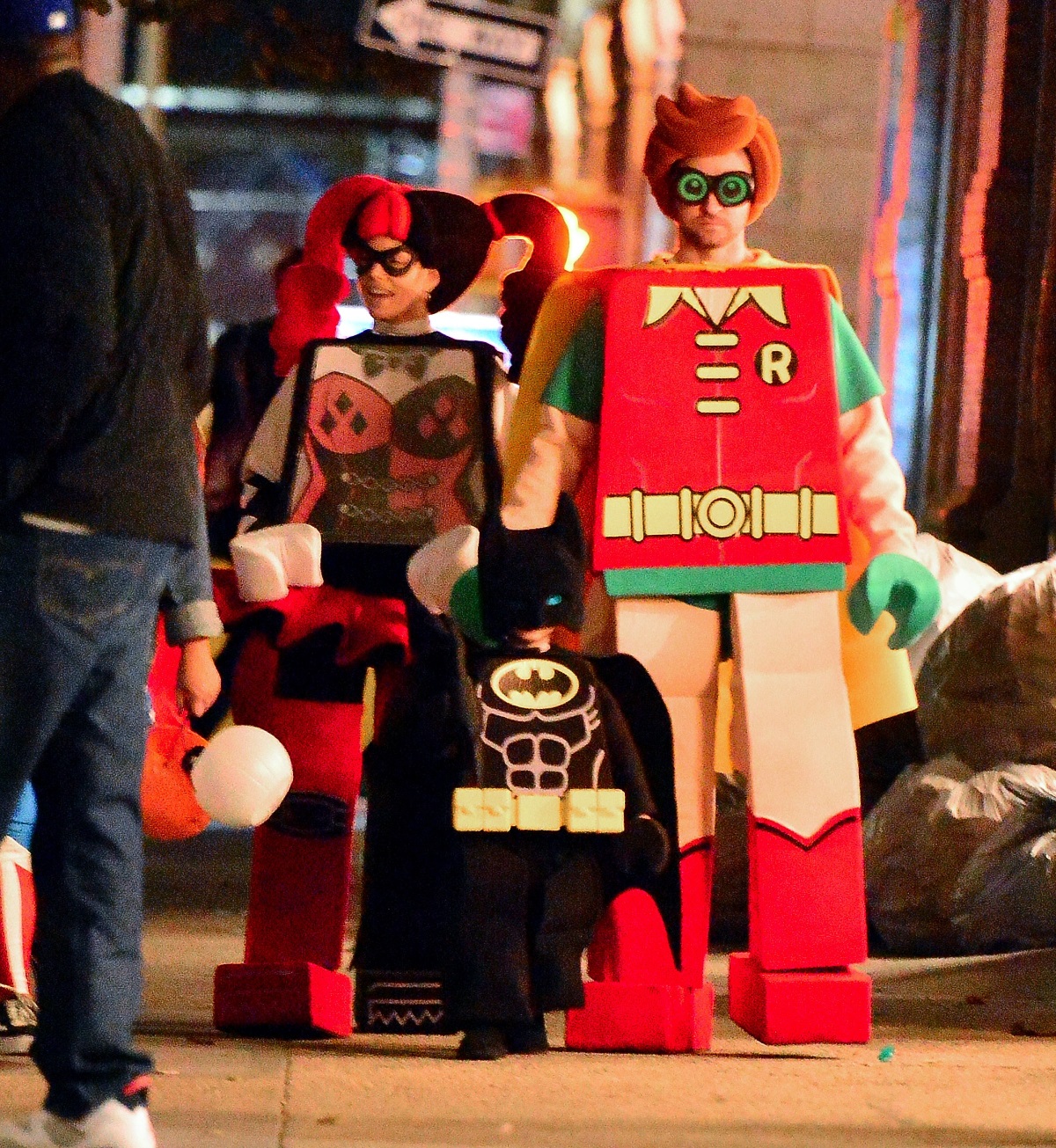 O Justin Timberlake ντύθηκε Robin, ο γιος του Silas, Batman και η Jessica Biel αρλεκίνος! - Photo : The Mega Agency