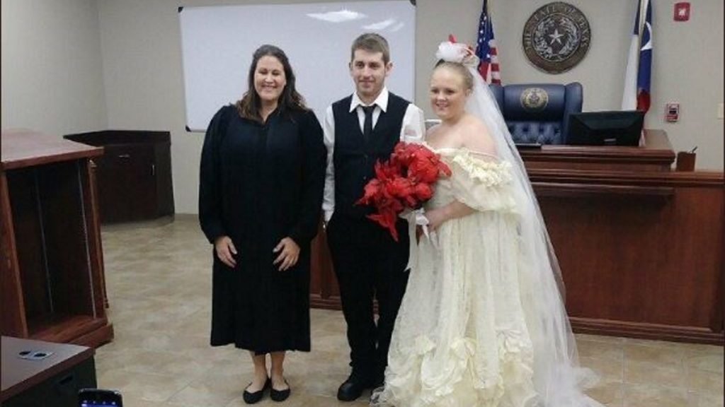 Νεόνυμφο ζευγάρι από το Τέξας σκοτώθηκε σε τροχαίο 5 λεπτά μετά τον γάμο του