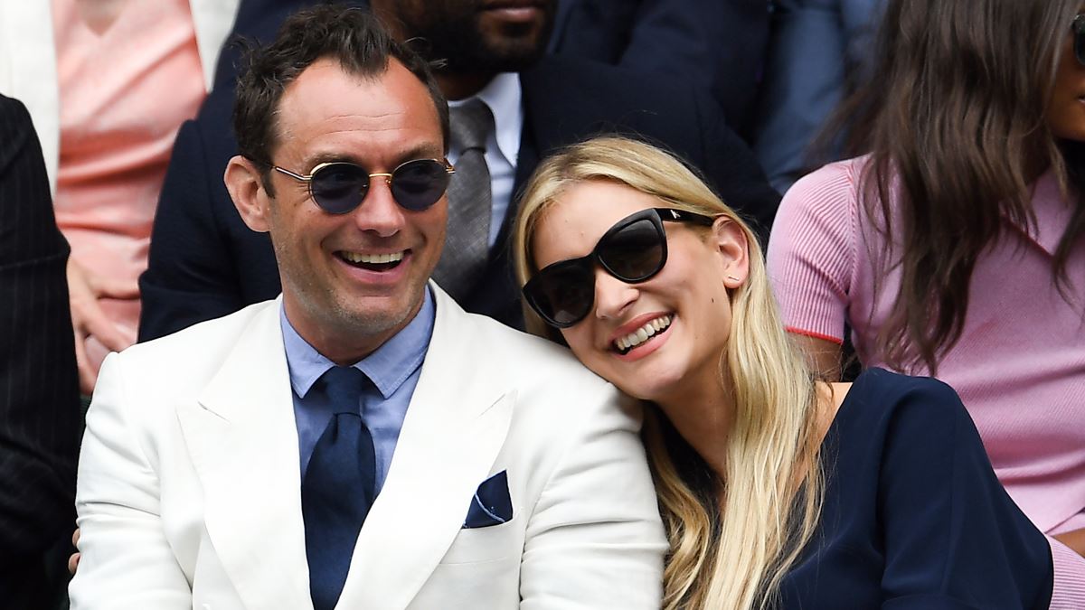Jude Law: Παντρεύτηκε την κατά 14 χρόνια νεότερη σύντροφό του