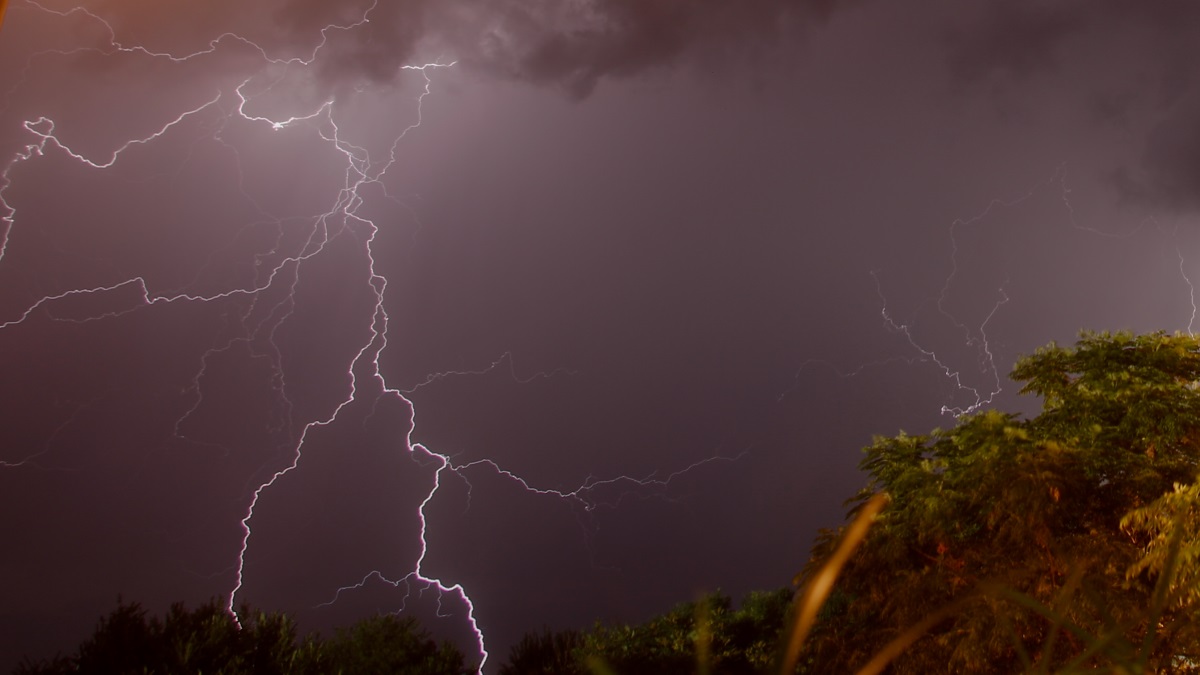 Ισχυρές καταιγίδες στην Ήπειρο – Στο σκοτάδι μεγάλο μέρος των Ιωαννίνων