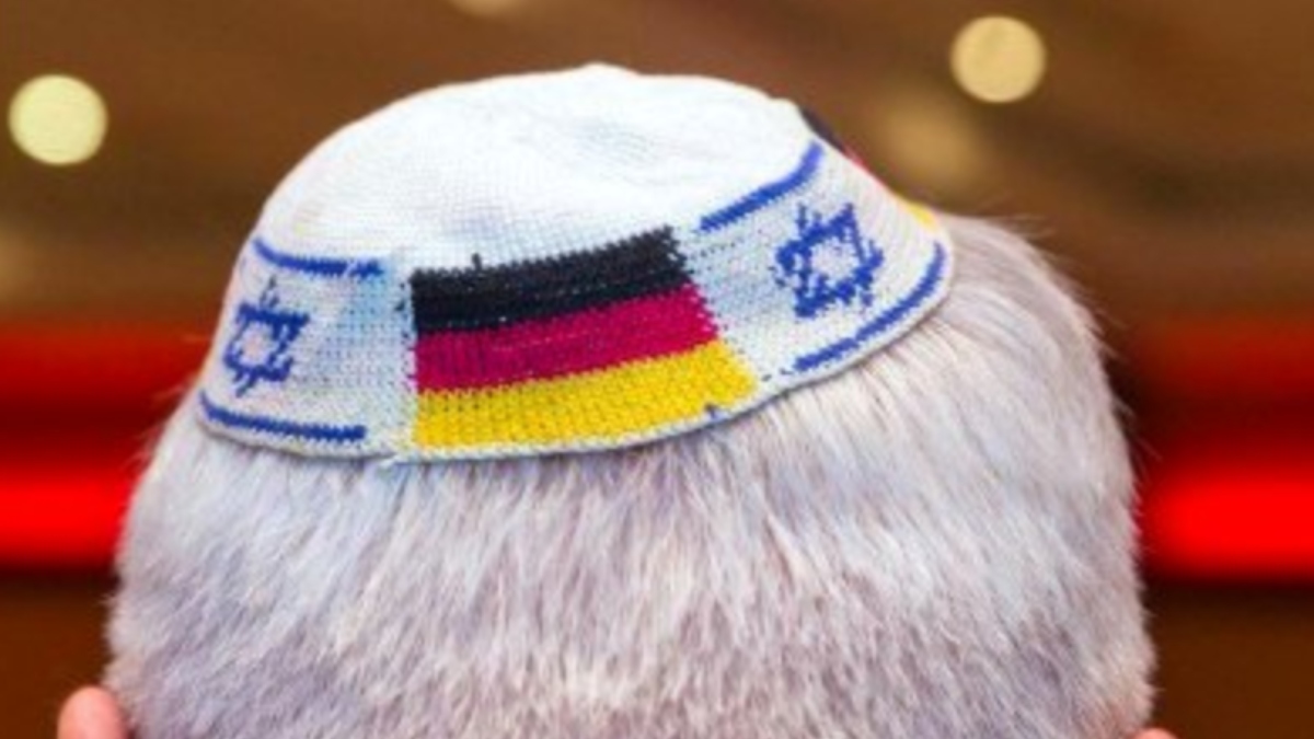 Γερμανία: Ένα πατρόν για κιπά στην πρώτη σελίδα της Bild