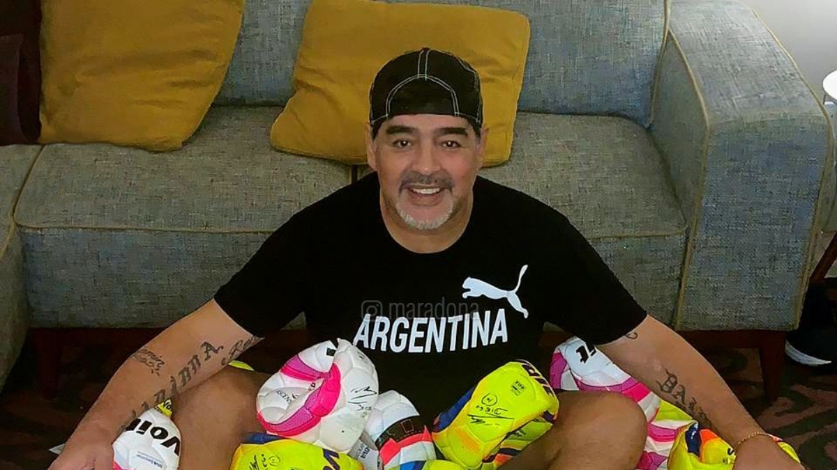Diego Maradona: Η πρώτη φωτογραφία από το νοσοκομείο μετά την επέμβαση στον εγκέφαλο