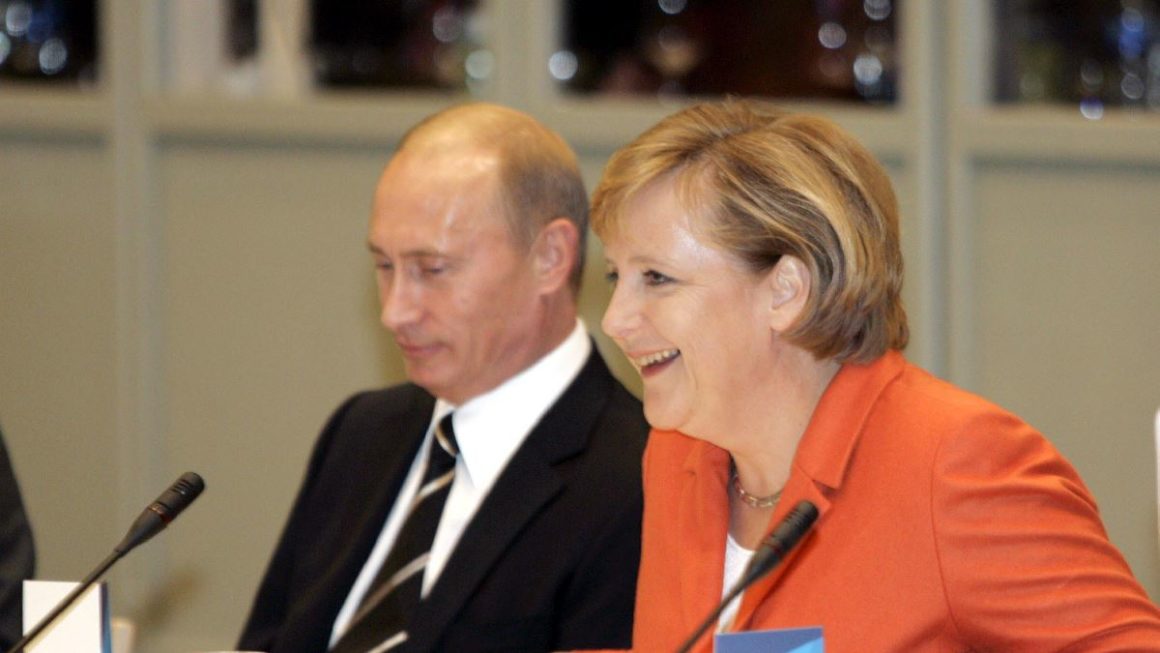 Άνγκελα Μέρκελ: Κάνει comeback αναλαμβάνοντας διαμεσολαβητής μεταξύ της Δύσης και του Πούτιν;