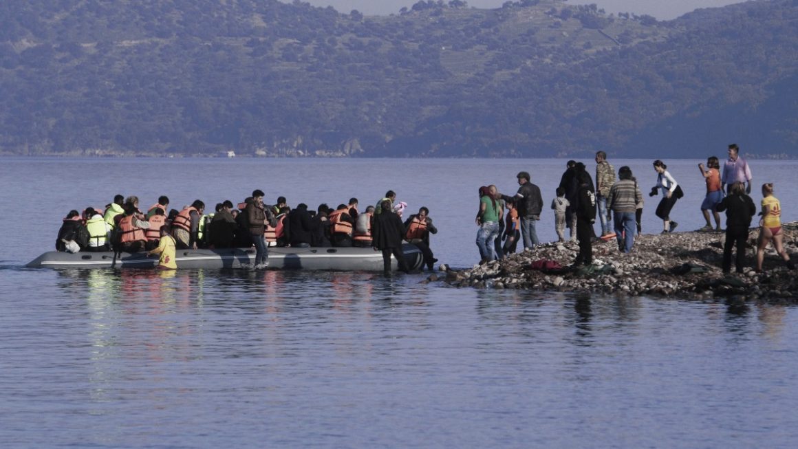 Τραγωδία στην Πάρο: Ναυάγησε σκάφος που μετέφερε πρόσφυγες – Τρεις οι νεκροί