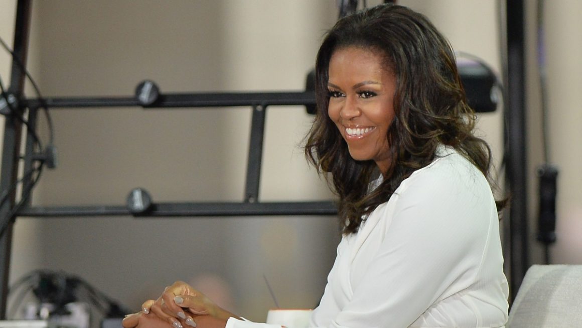 Michelle Obama: «Θέλω να λες αυτό το μήνυμα στον εαυτό σου. Μην φτάσεις στα 58, σαν εμένα και να αναρωτιέσαι αν είσαι αρκετά καλή»