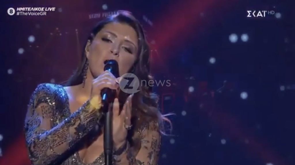 Η μαγευτική εμφάνιση της Έλενας Παπαρίζου στη σκηνή του The Voice