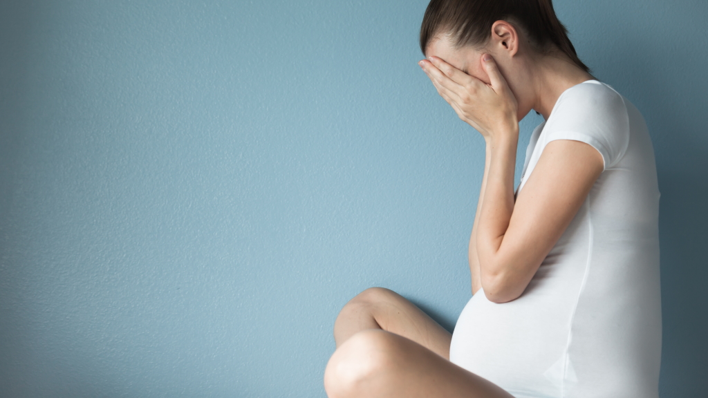 Σοκαριστικά στοιχεία: 1 στις 16 εγκύους στην Ελλάδα θύμα ενδοοικογενειακής βίας