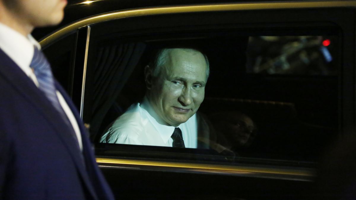 Βλάντιμιρ Πούτιν: Η γυναίκα που θα τον ντύσει ξανά γαμπρό