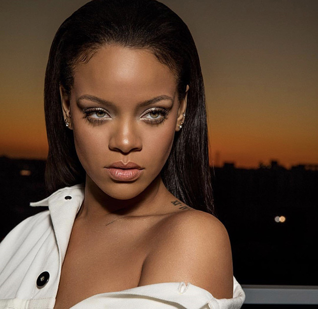 Rihanna: Πανέτοιμη για την μεγάλη της επιστροφή στη μουσική σκηνή του Super Bowl