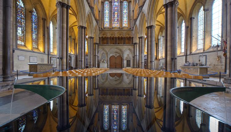 Το εσωτερικό του καθεδρικού ναού του Salisbury όπου εκτίθεται η Magna Carta - Photo: Visit Wilshire