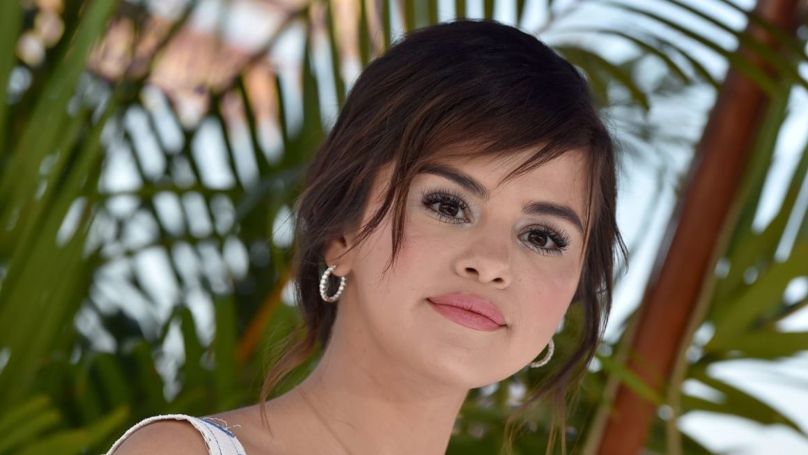 Selena Gomez: Στενό μαρκάρισμα σε ποδοσφαιριστές – «Είμαι ελεύθερη!»