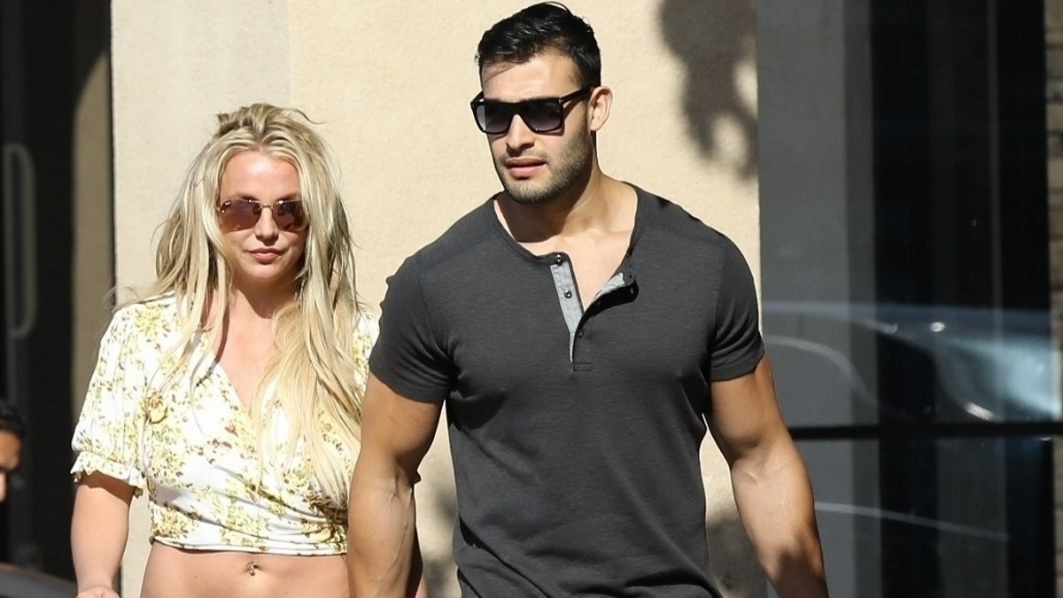 Britney Spears: Χέρι χέρι με τον σύντροφό της και έτοιμη να επιστρέψει στη σκηνή
