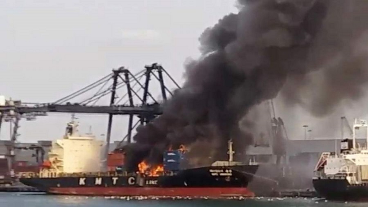 Ταϊλάνδη: 130 τραυματίες από φωτιά σε φορτίο πλοίου
