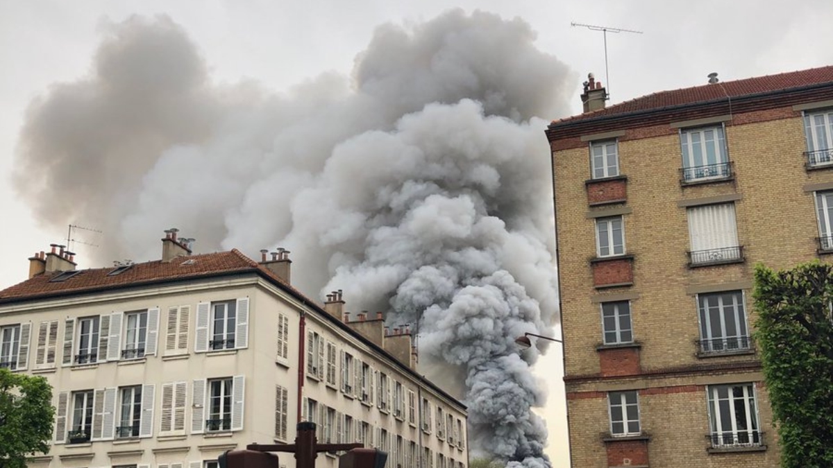 Γαλλία – Έκτακτο: Μεγάλη φωτιά στις Βερσαλλίες