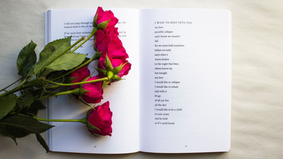 Παγκόσμια Ημέρα Ποίησης: Γέμισαν τα social media ποιήματα!