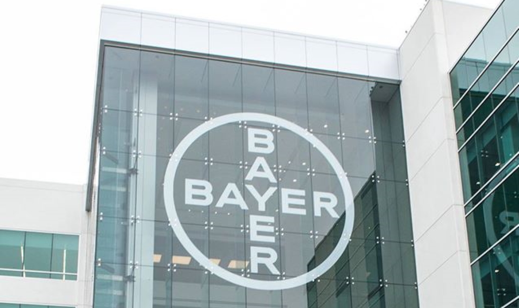 Bayer: Καλείται να καταβάλλει αποζημιώσεις 10 δισεκατομμυρίων για ζιζανιοκτόνο