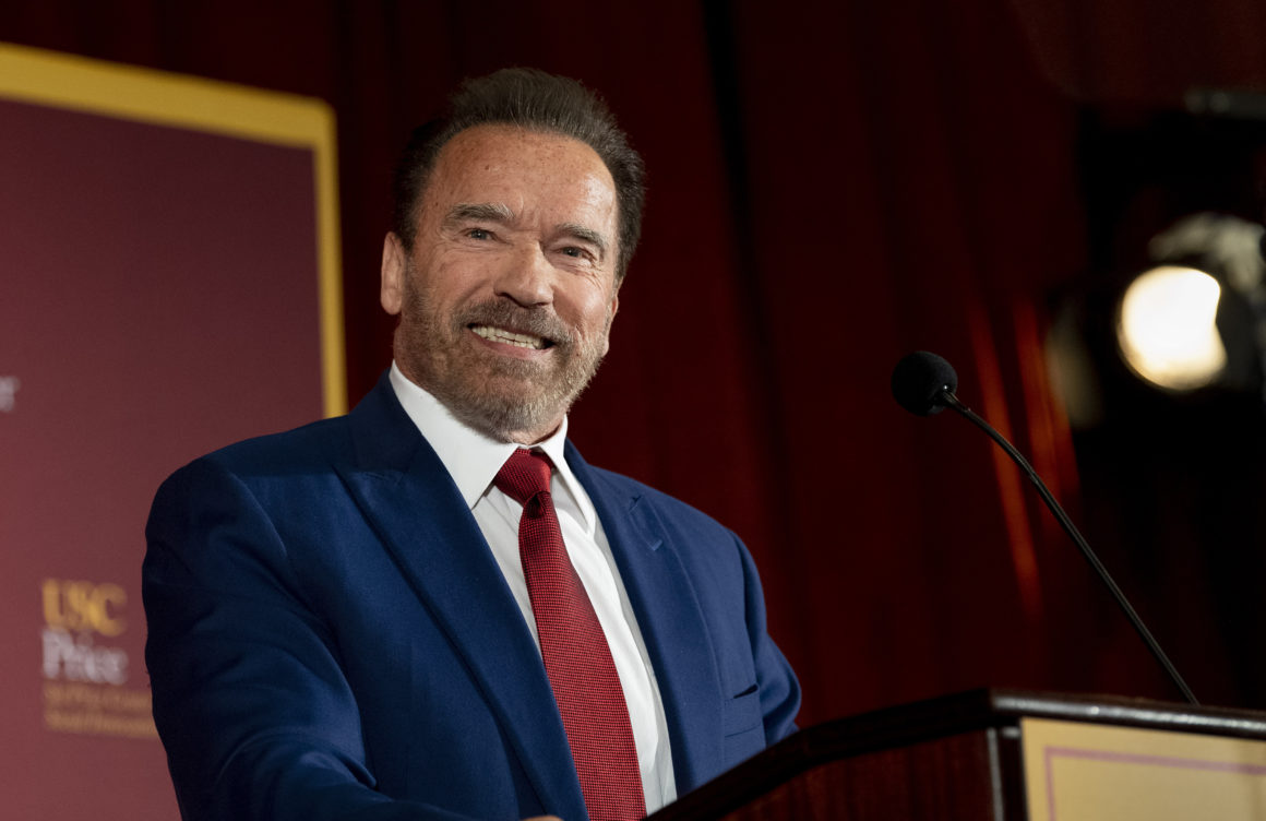 Arnold Schwarzenegger: Η επική ατάκα ενώ έκανε το εμβόλιο του κορονοϊού