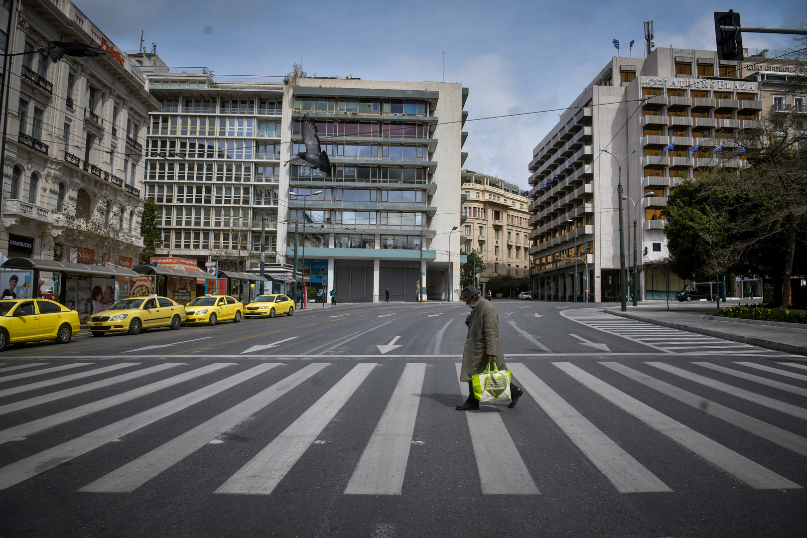 Πώς είναι η άδεια Αθήνα του κορονοϊού από ψηλά; Δείτε το βίντεο!