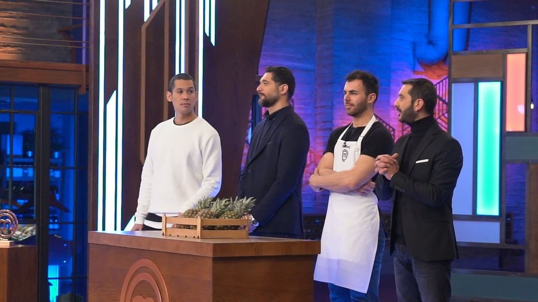 MasterChef: “Εδώ υπάρχει ένας έρωτας μεγάλος” τραγούδησε ο Λεωνίδας Κουτσόπουλος