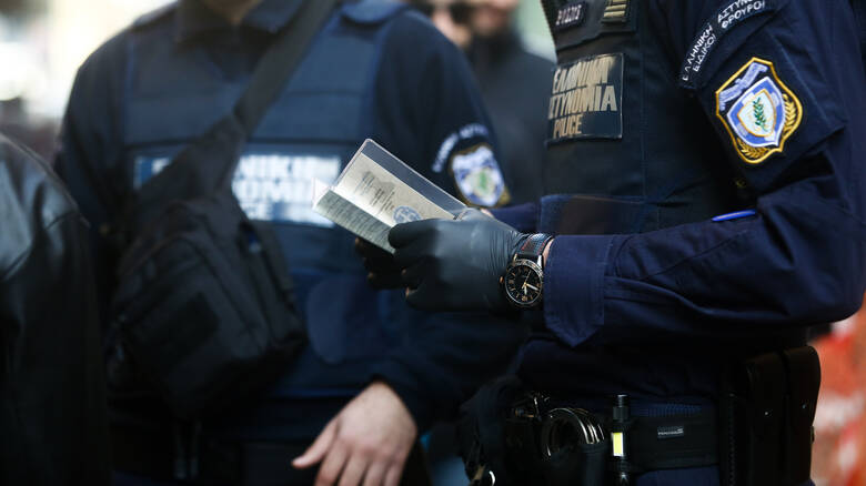 Ελλάδα: 96 συλλήψεις για παραβίαση των μέτρων περιορισμού του κορονοϊού