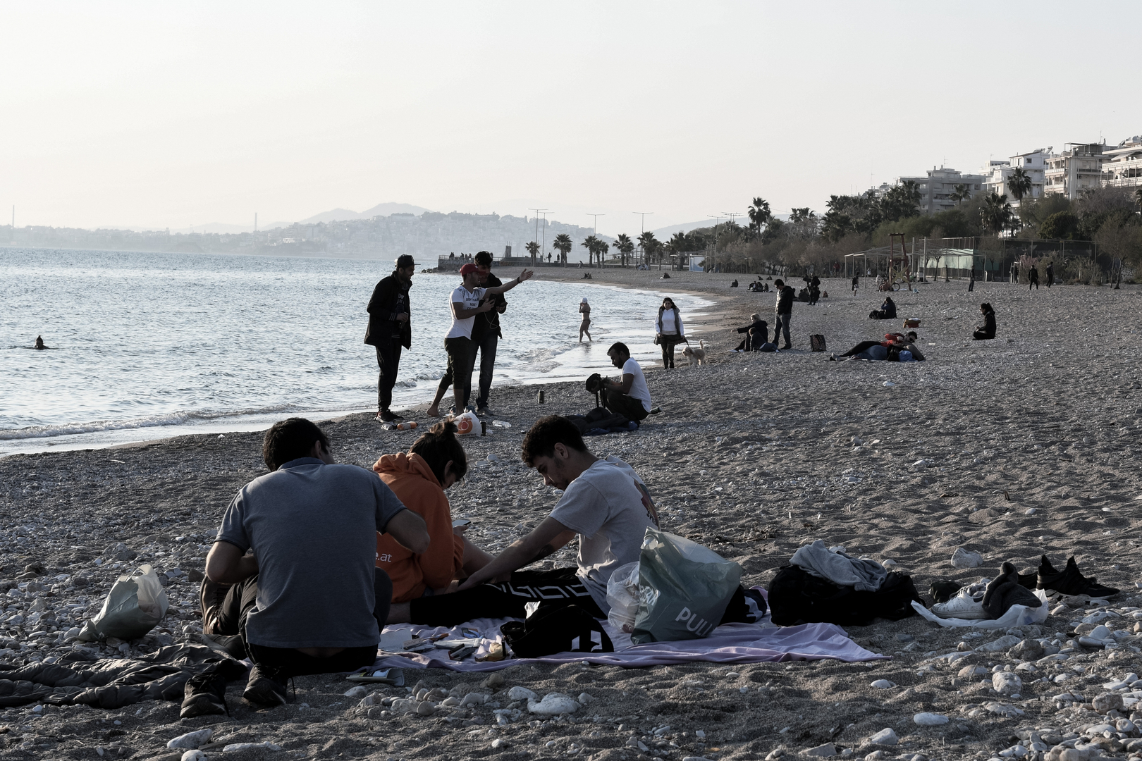 Υπουργείο Ναυτιλίας: Απαγόρευσε το κολύμπι και το ψάρεμα