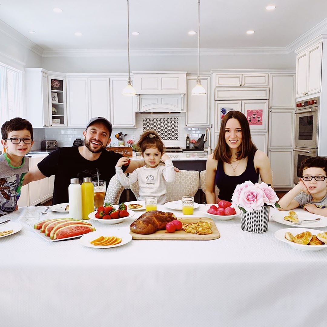 Kαλομοίρα: Το πασχαλινό πρωινό με την οικογένειά της