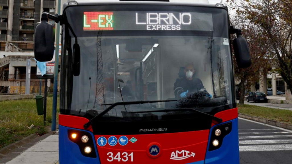 Κορονοϊός: Ιταλίδα “έσπασε” την καραντίνα και έκανε τέσσερις ώρες βόλτα με το λεωφορείο!