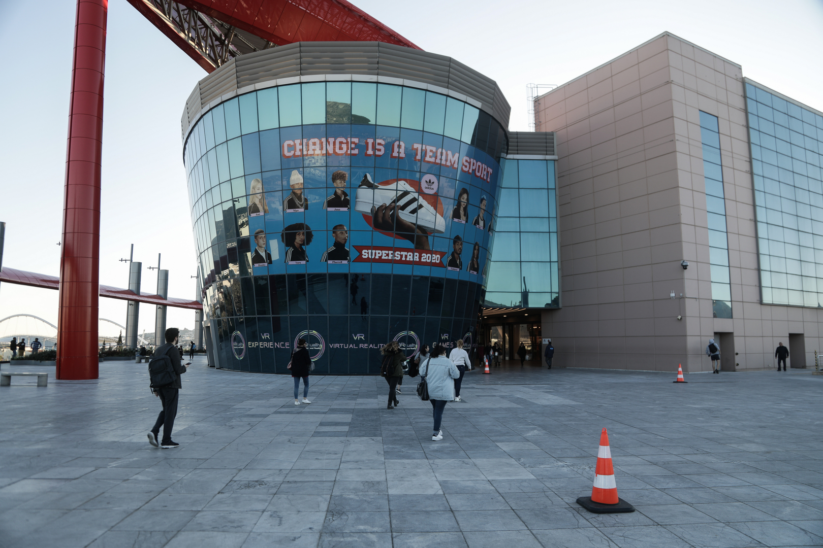 Κορονοϊός: Ανοίγουν από το Σάββατο mall και εκπτωτικά χωριά με click inside σε όλη την επικράτεια