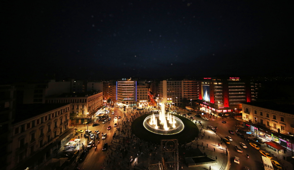 Αυτή είναι η (ολοκληρωμένη) νέα πλατεία Ομονοίας – Οι εντυπωσιακές νυχτερινές λήψεις