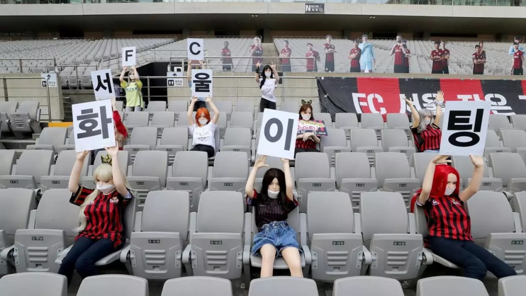 Νότια Κορέα: Ποδοσφαιρικός αγώνας με… κούκλες του σεξ στις κερκίδες